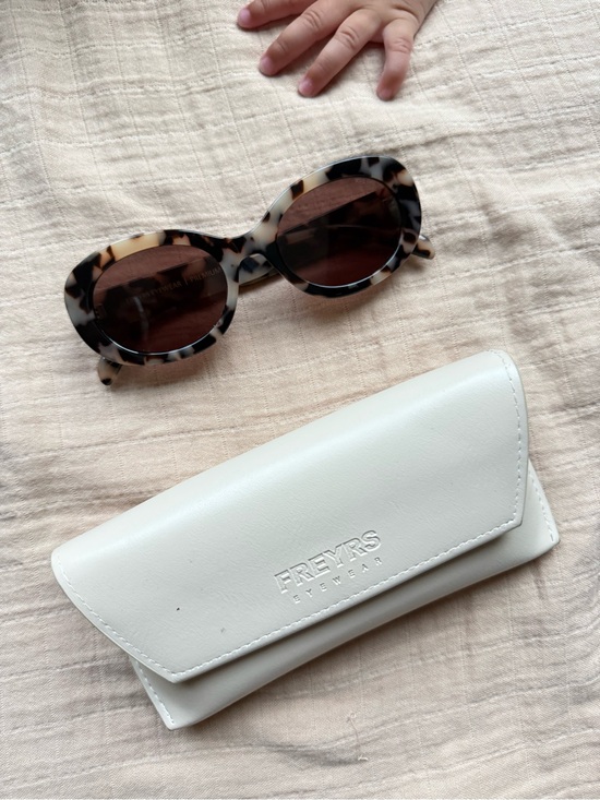 Freyrs Accessories - Freyrs Aria Milky Tortise Oval Sunglasses
